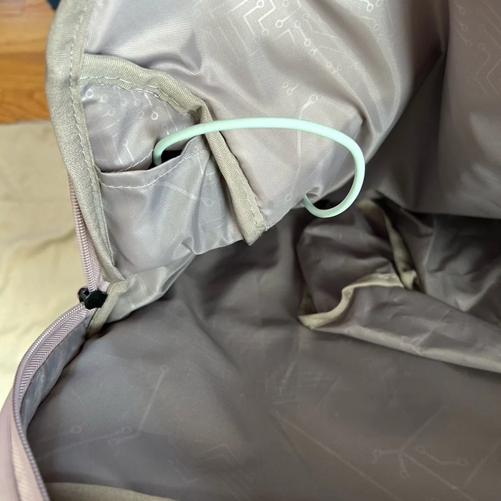 SWISSGEAR Viibe Core Dusty Lilac Travel Backpack with Charger Cord